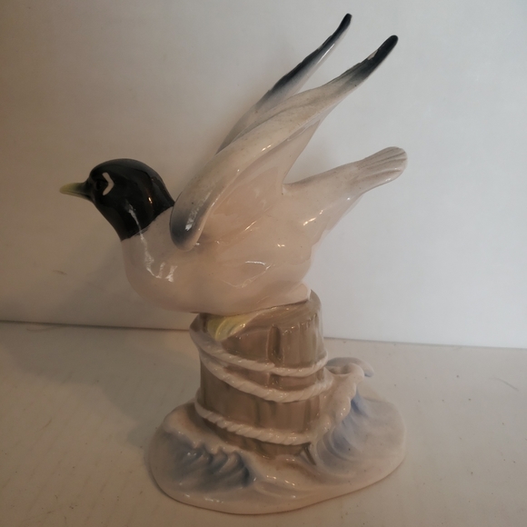 Enesco Japan Figurine Bird Seagull Beach Decor White Gray 8” Tall - Picture 3 of 5